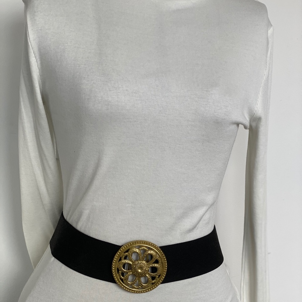 Vintage stretch belt with ornate buckle